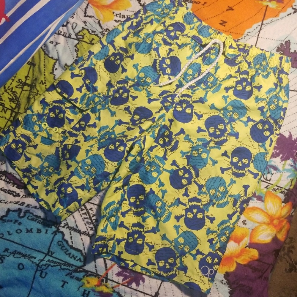 Boys swim trunks/shorts